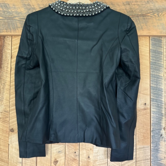 Venus Leather jacket EUC - Picture 2 of 5